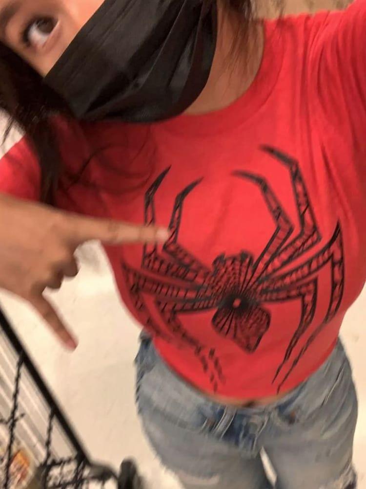 ESC BUTİK Spider Baskılı Kırmızı Crop Bluz