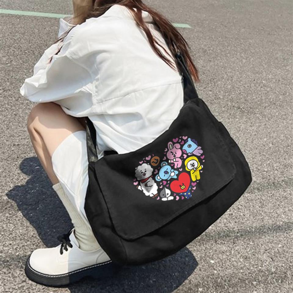 ESC BUTİK BT21 Heart Baskılı Unisex Siyah Postacı Çantası