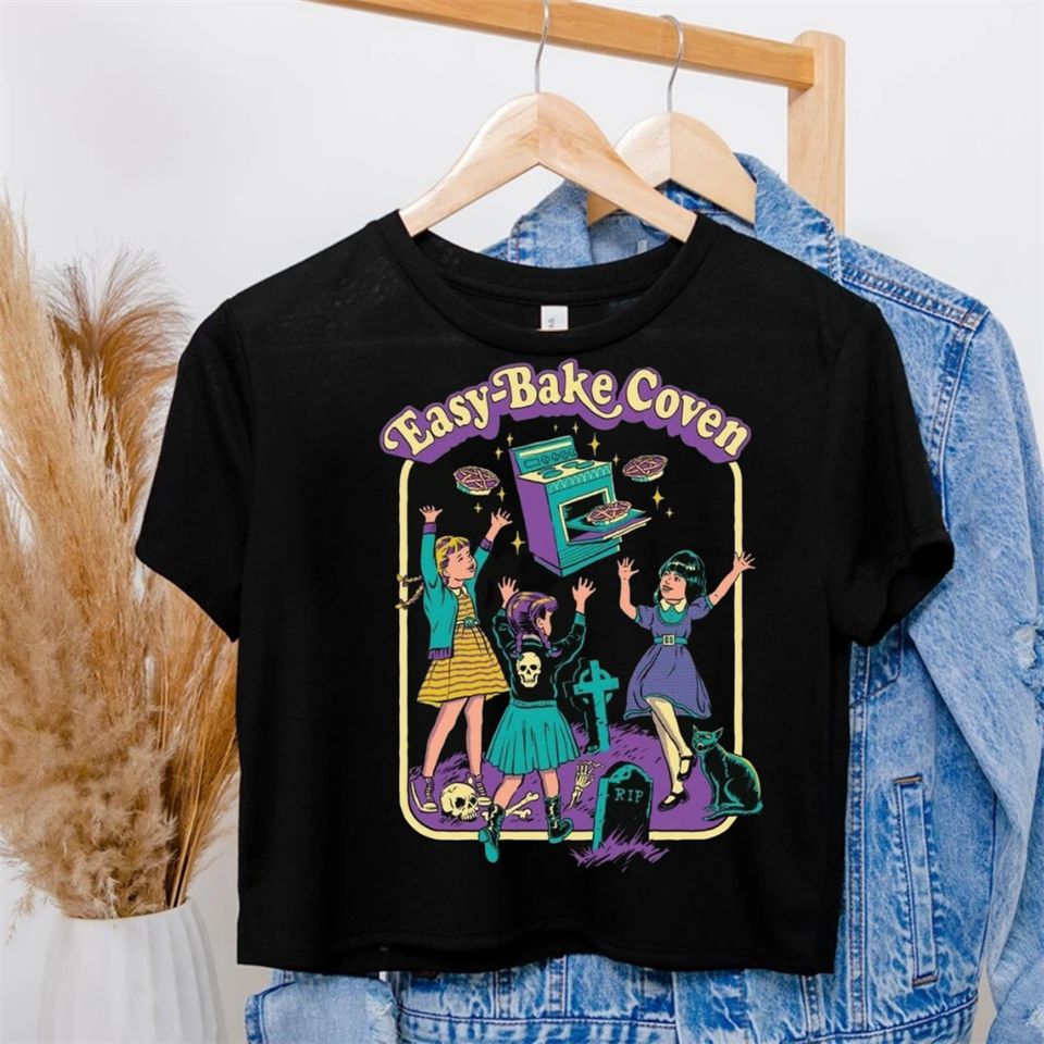 ESC BUTİK Gothic Easy-Bake Coven Baskılı Siyah Crop