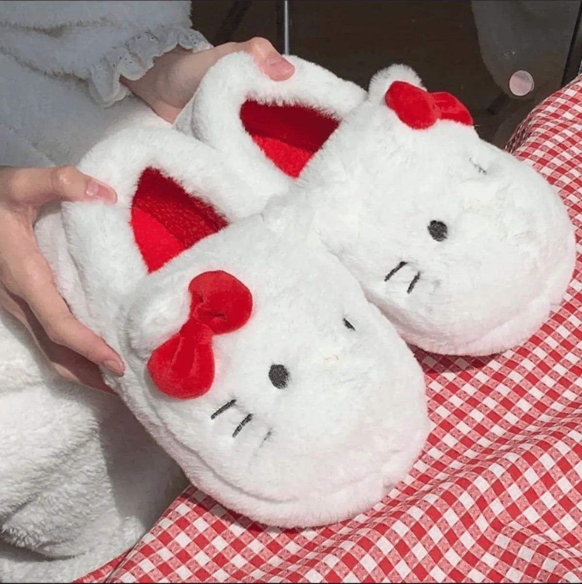 ESC BUTİK Hello Kitty Beyaz Puffy Panduf Terlik