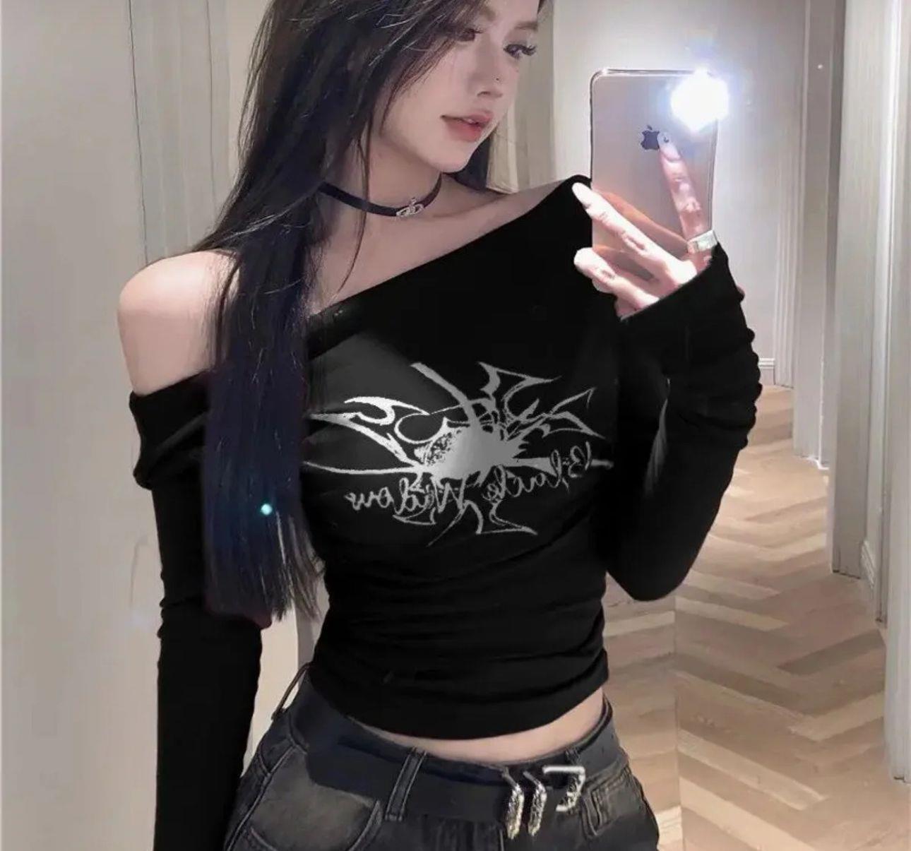 ESC BUTİK Uzun Kol Streetwear Black Spider Retro Crop