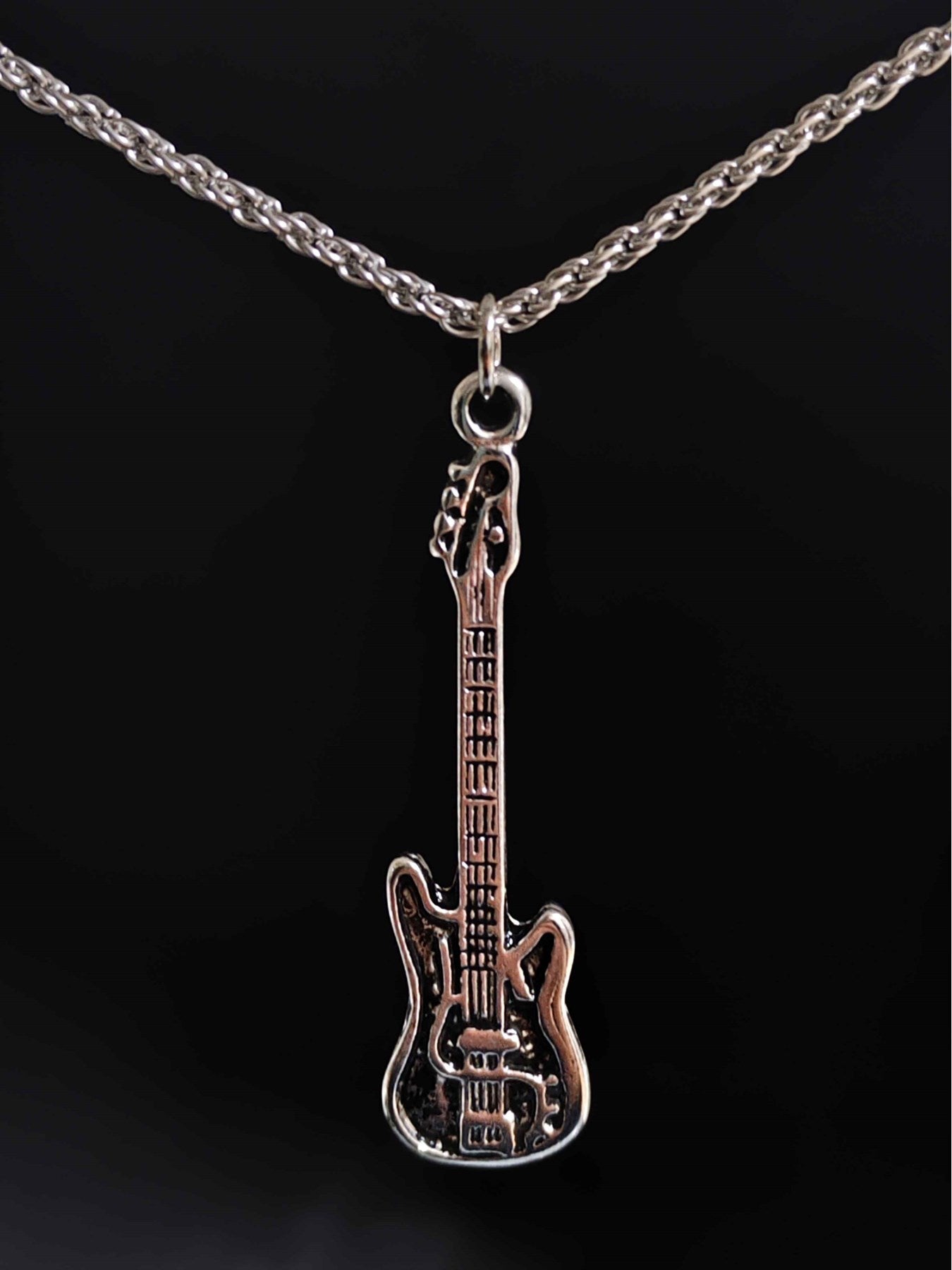 Antik Gümüş Kaplama  Metalika Gitar Guitar  Heart Unisex Kolye